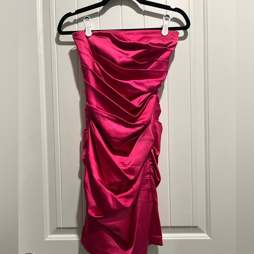 Cach’e hot pink, formal dress.